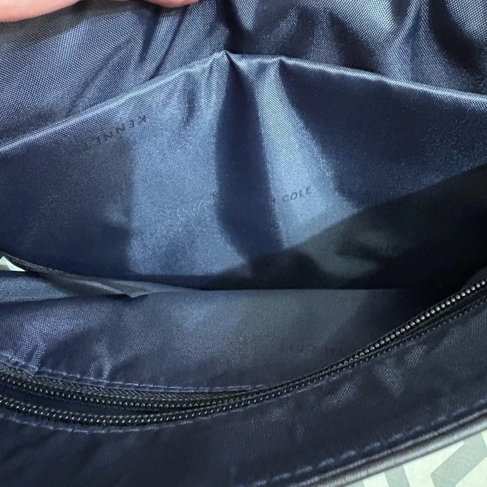 Kenneth Cole Reaction Dark Brown Vegan Leather Messenger Bag NWOT
